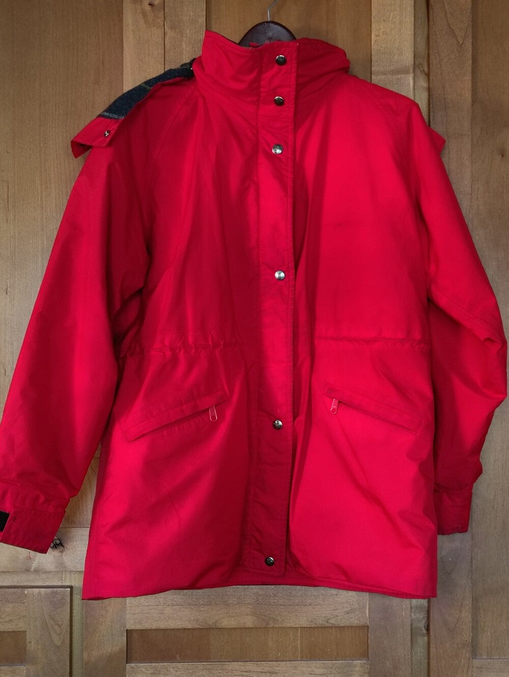 Vintage Woolrich Jacket Red Hooded Blanket Lined Parka USA Womens Large - Picture 2 of 5